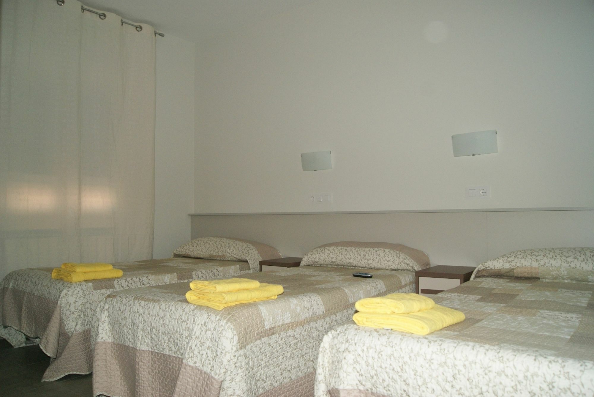 Pension Calfred II โลโกรโญ ภายนอก รูปภาพ